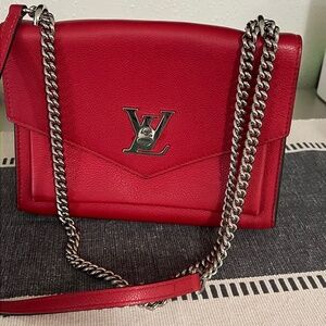 LOUIS VUITTON Soft Calfskin My Lockme Chain Bag BB Poppy